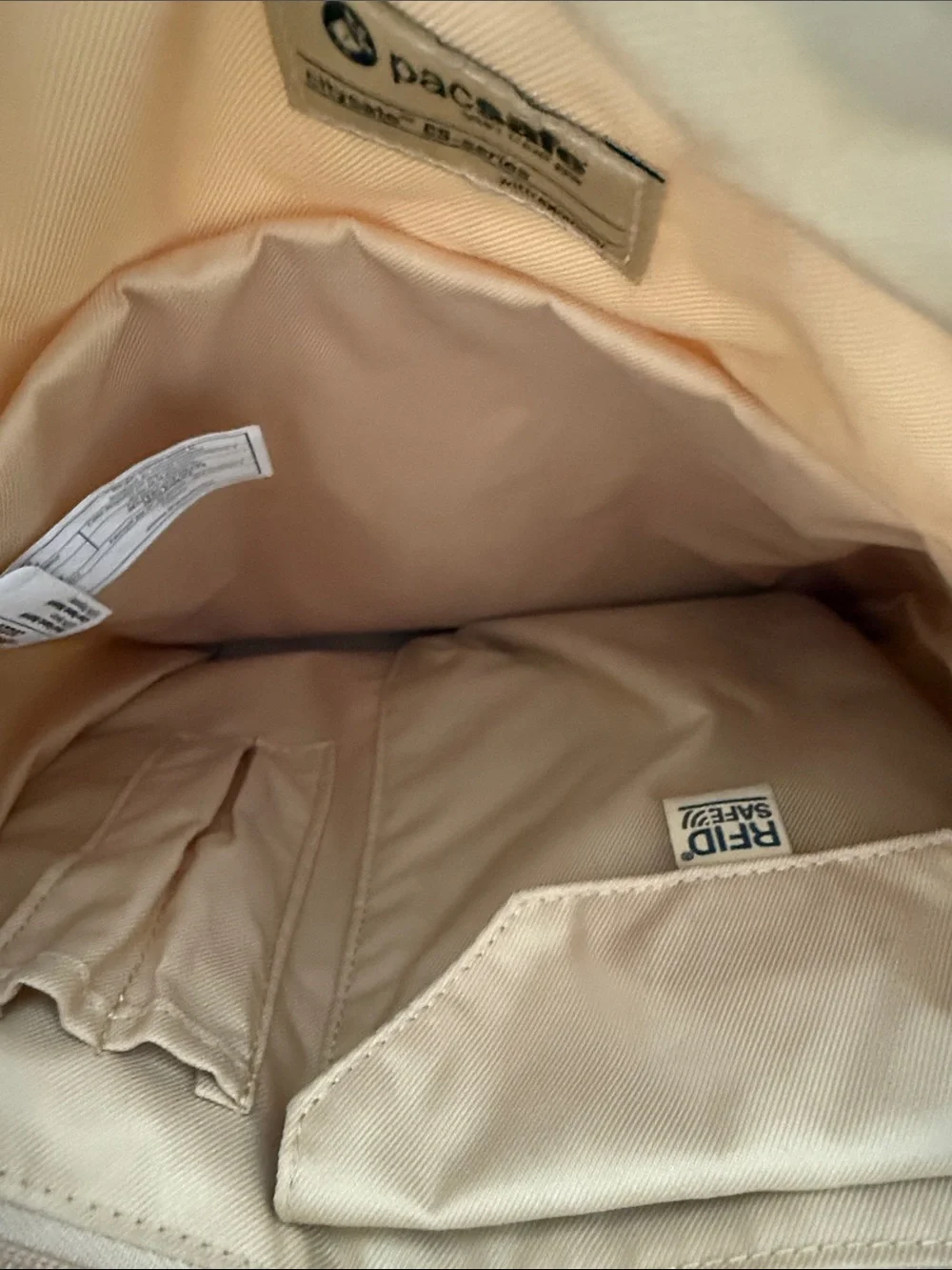 Pacsafe Crossbody Bag Laptop RFID safe Cream  13x12x3